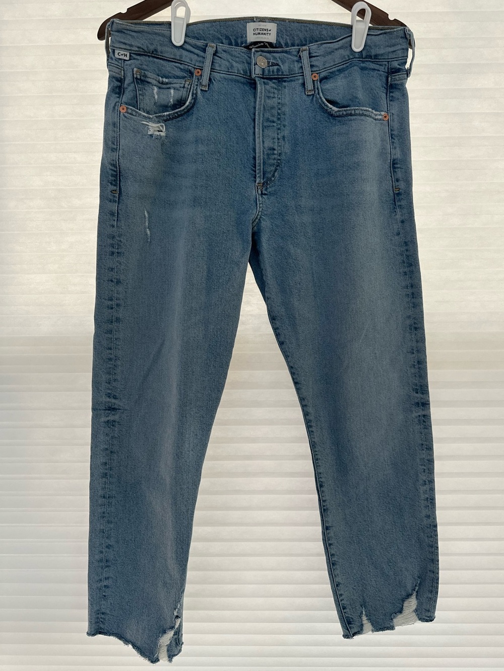 Citizens of Humanity Emerson Slim Boyfriend Jeans Size 29 Distressed Raw Hem